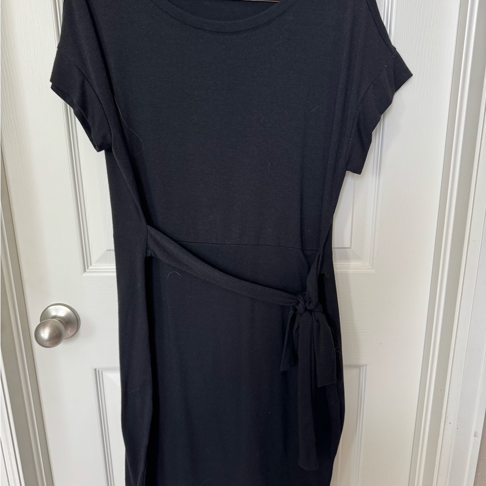 Black Midi Sheath Dress with Crew Neck and Short Sleeves